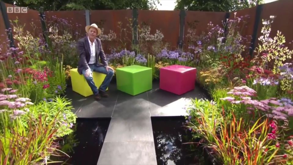 Colour Box design is winning awards using pond dye at Hampton Court 2017